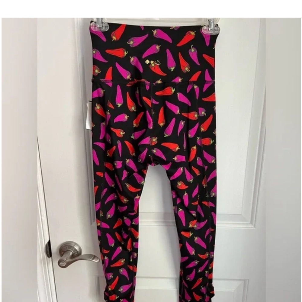 Kate Spade Black and Red Leggings with‎ Bold Design chili peppers